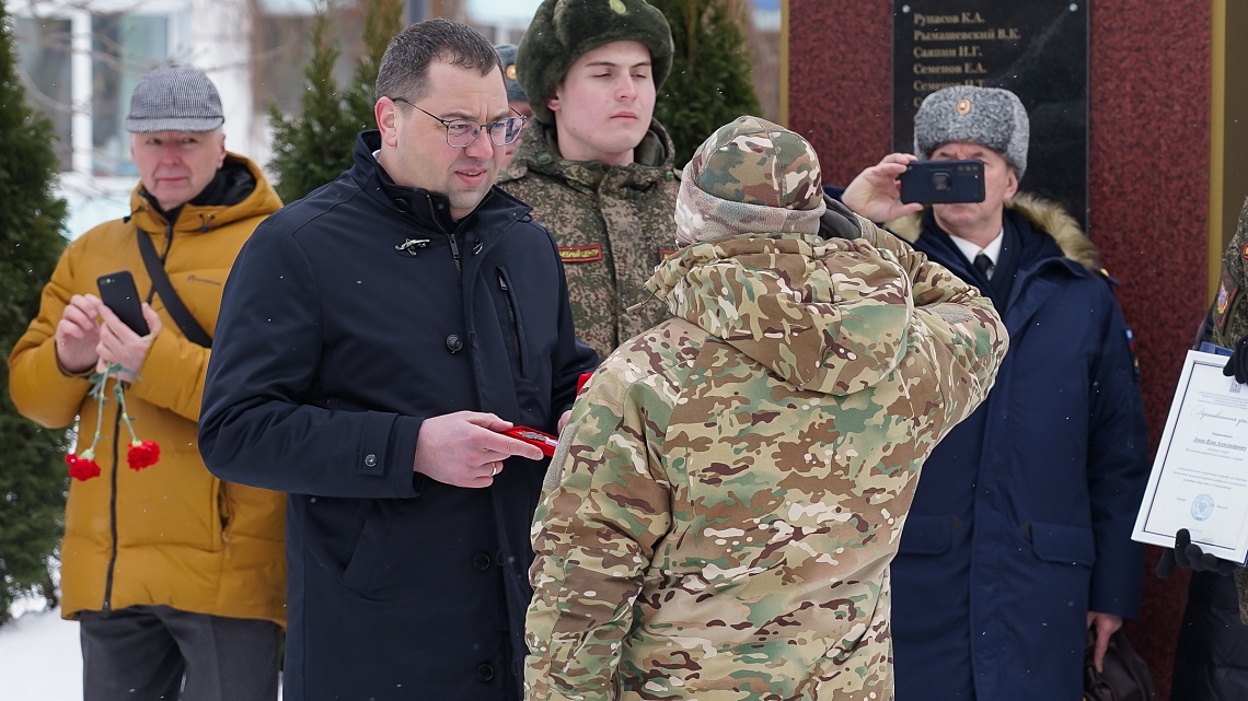 Студентам Державинского – участникам СВО – вручили медали «Державинская слава» фото детальные